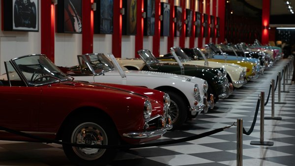 Quels équipements privilégier pour une voiture de location en cas de besoins spécifiques